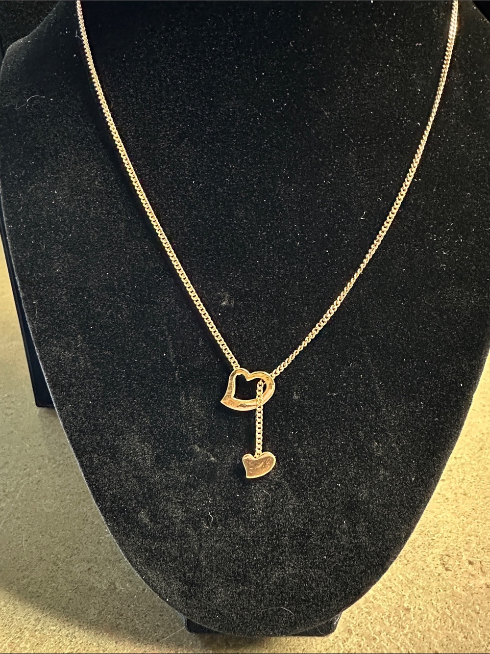Vintage Avon Gold Tone Double Heart Pendant Lariat Necklace